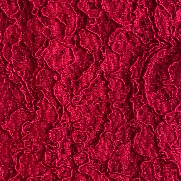 Red knee length lace cocktail dress - Picture 4 of 4